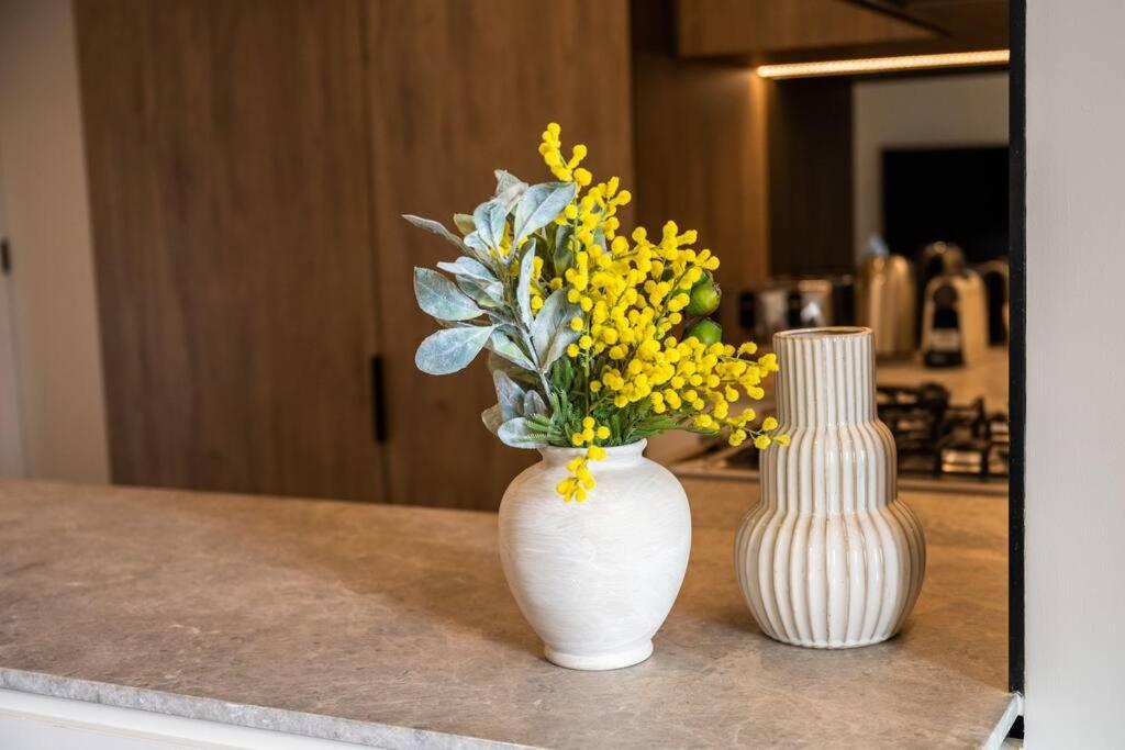 Apartment Luxury High-rise Apt With Pool And Parking Brisbane